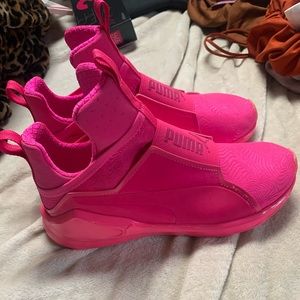 PUMA RIHANNA X FENTY trainor limited addition sneakers NEVER WORN